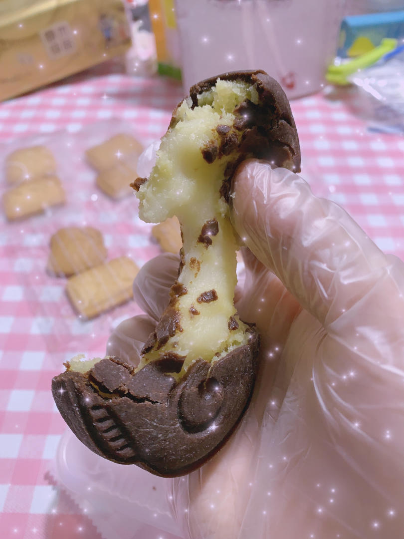 巧克力奶酪椰蓉拉丝月饼