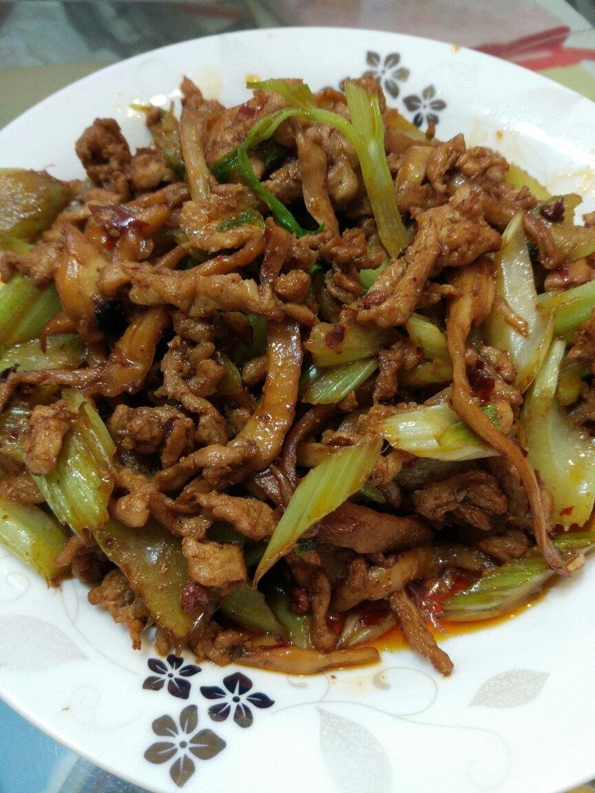 芹菜肉丝