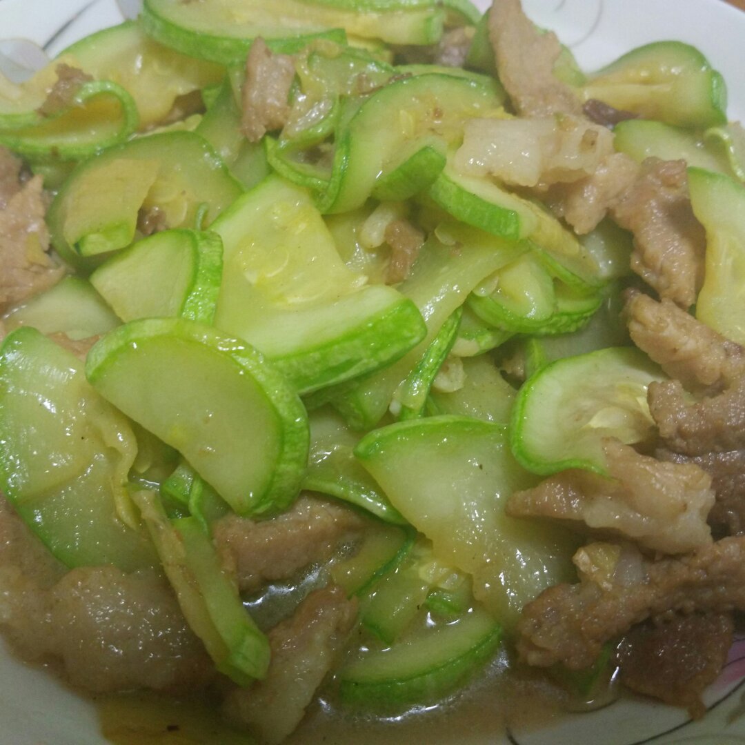 西葫芦炒肉片