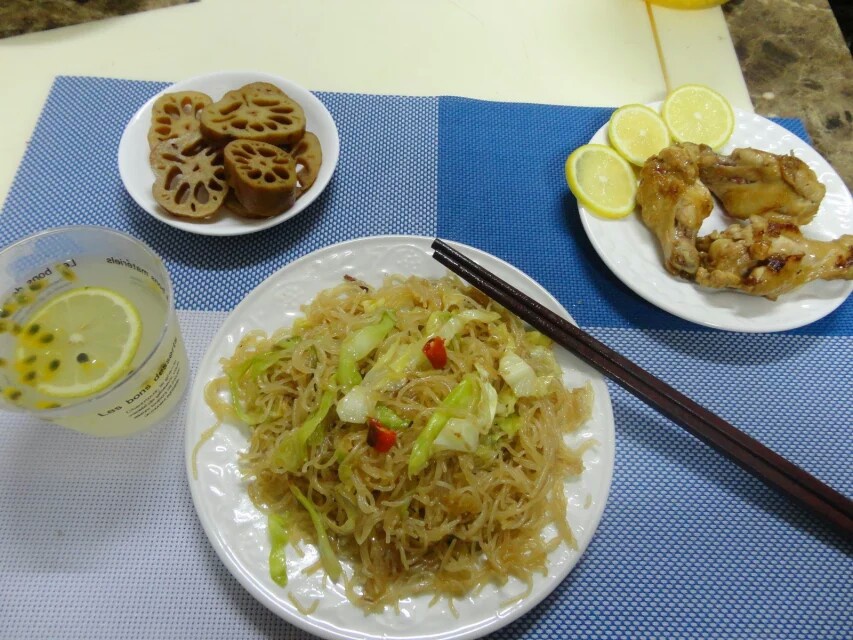 卷心菜炒粉丝 Glass noodles with Cabbage
