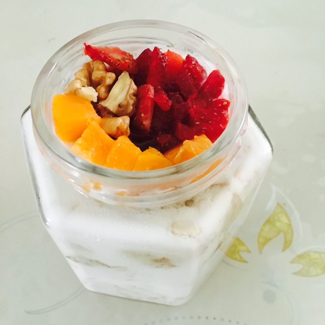 隔夜酸奶燕麦杯