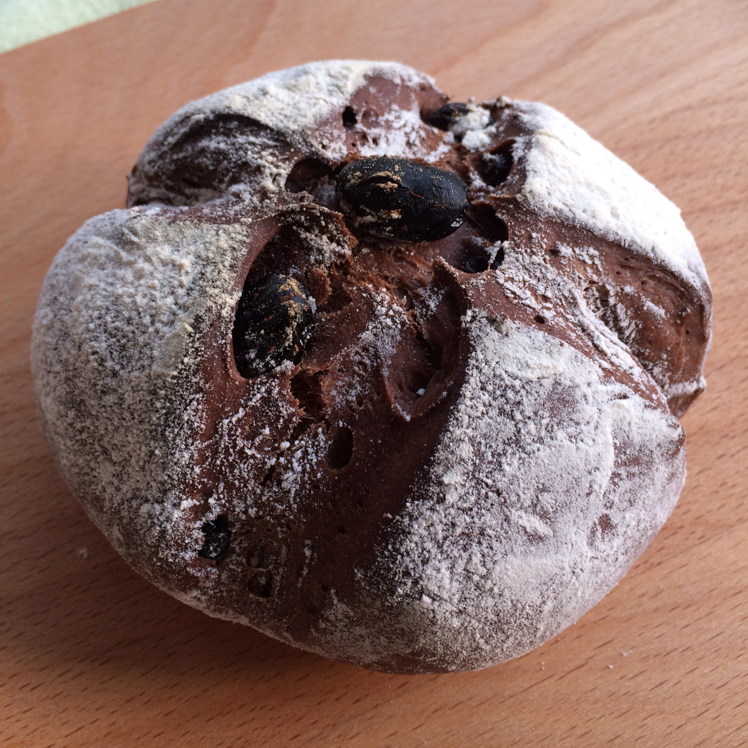 巧克力提子乡村软欧包