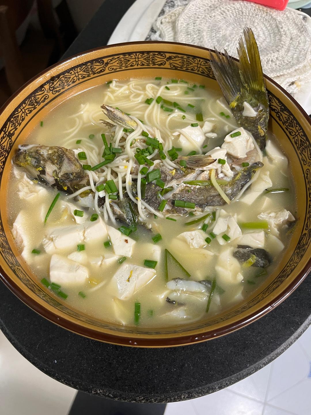 招牌黄骨鱼面,怕辣就不加泡椒啊的做法 步骤12