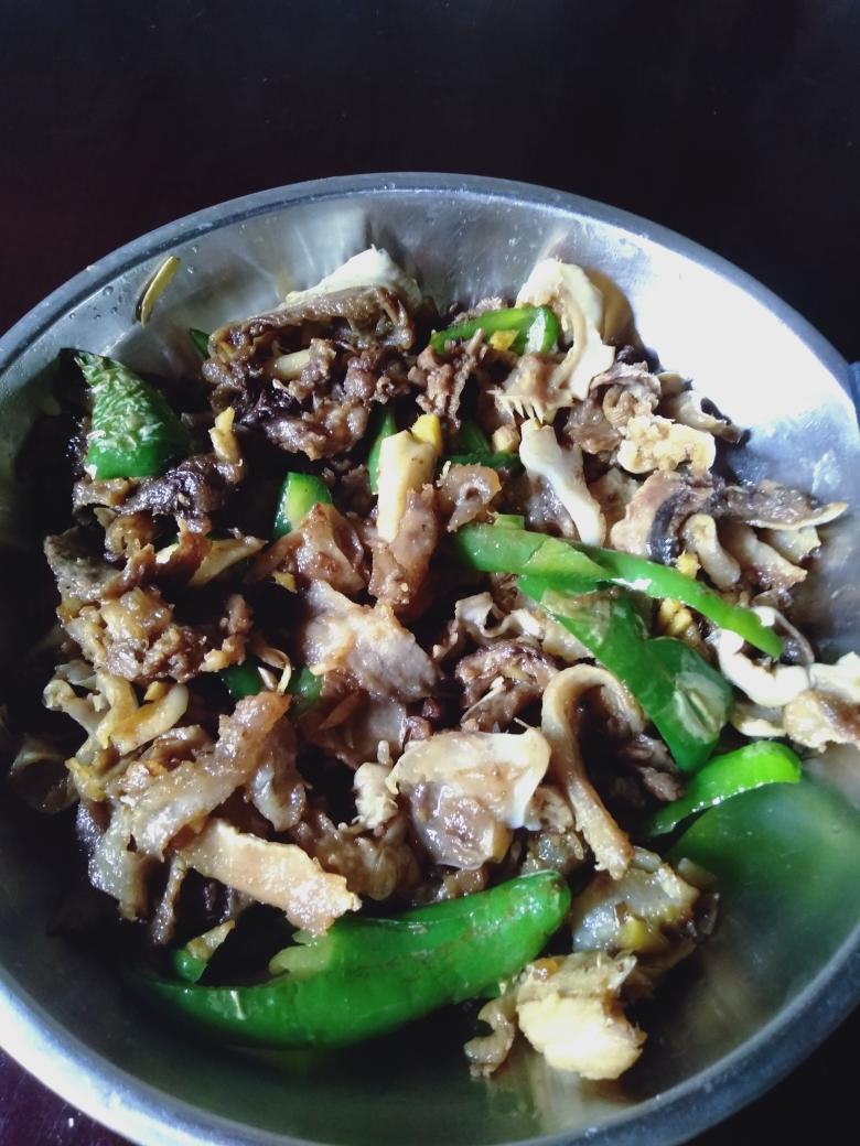 牛骨熟肉爆炒青椒