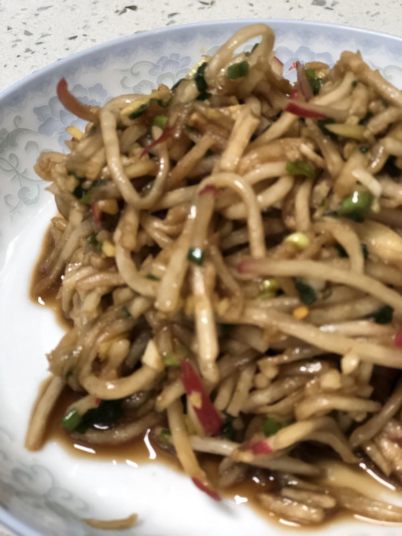 凉拌香菜萝卜丝