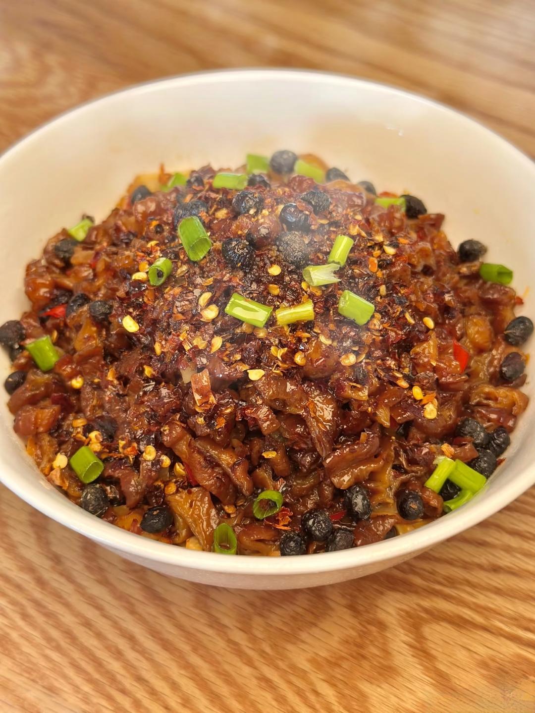 蒸菜之【蒸腊肥肠】的做法