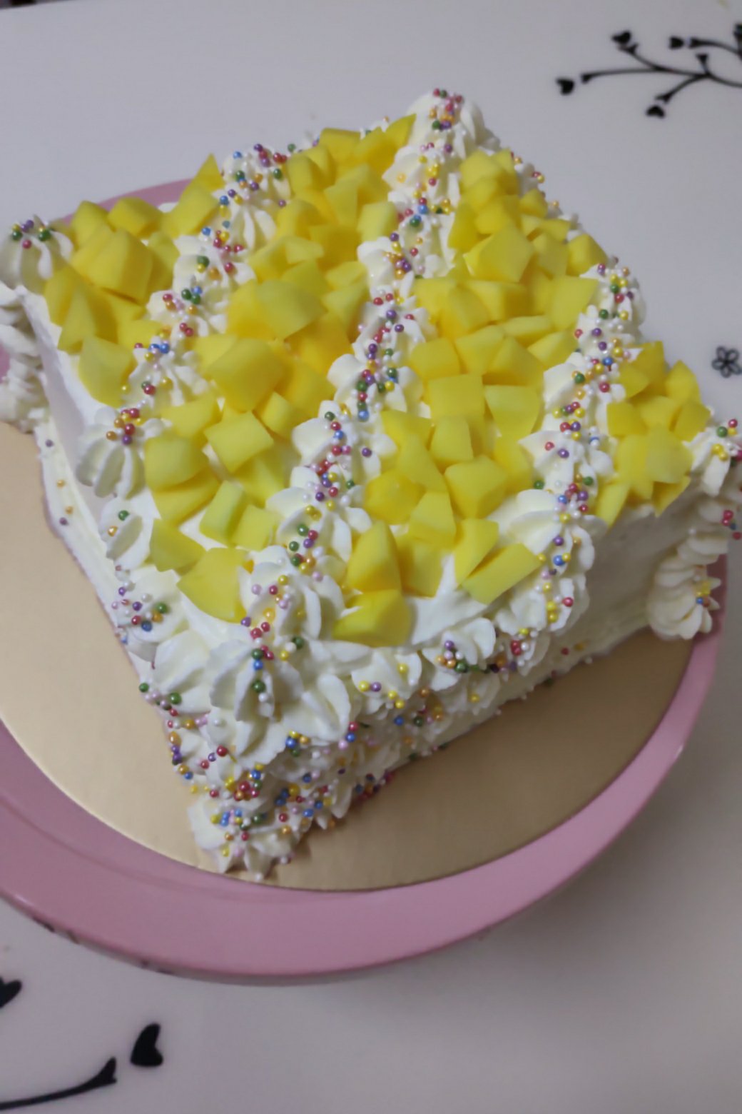 如何做简单又逼格高的方形奶油蛋糕