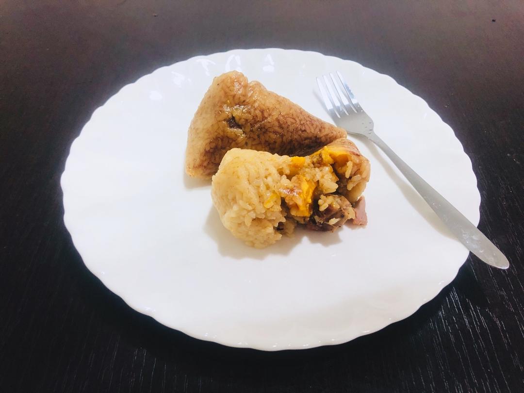 蛋黄鲜肉粽 Sticky Rice Dumplings