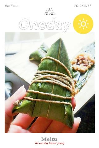 下厨食光做的四角长粽子的包法(有视频)