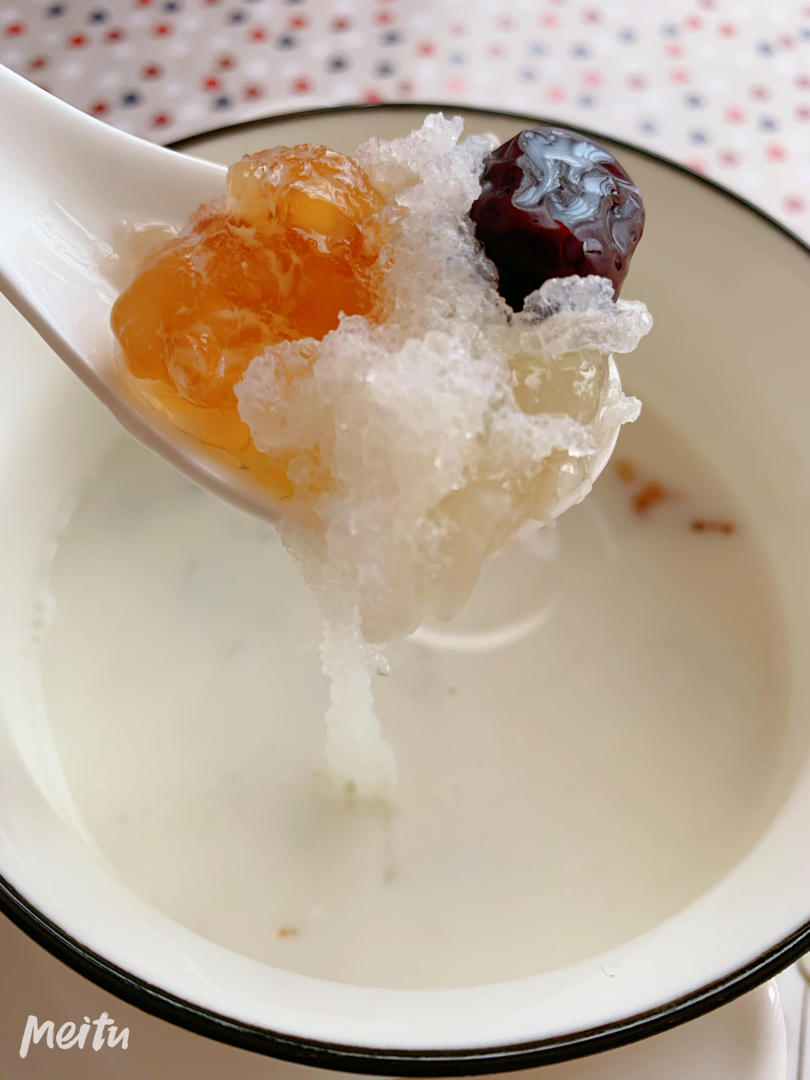 桃胶皂角米雪燕美颜羹