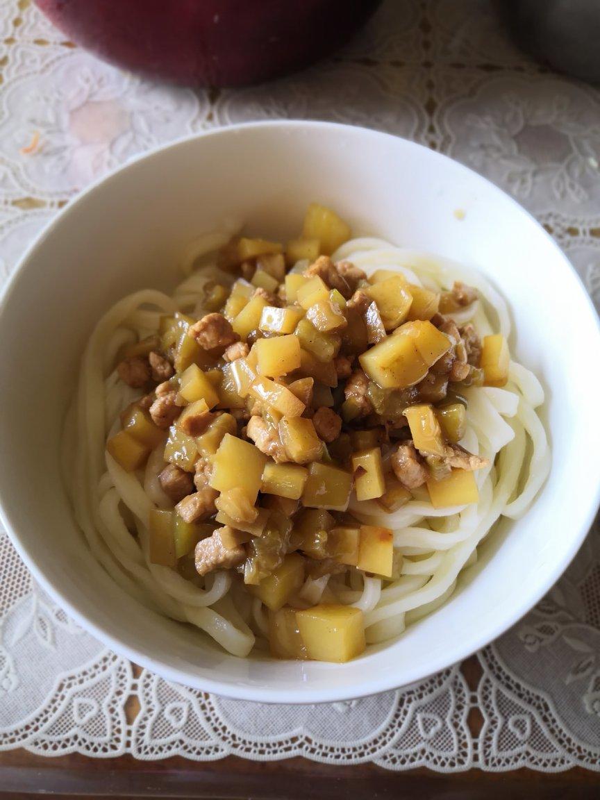 伊梦菲空做的土豆茄子打卤面(超简单超美味)