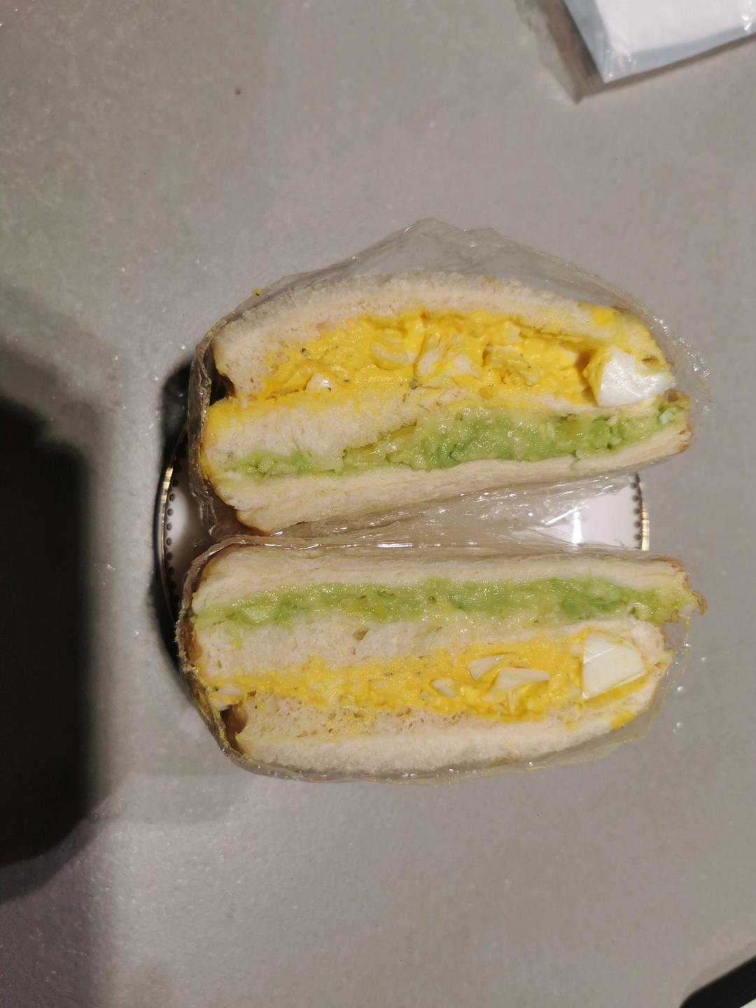 冬日小清新～牛油果鸡蛋沙拉三明治