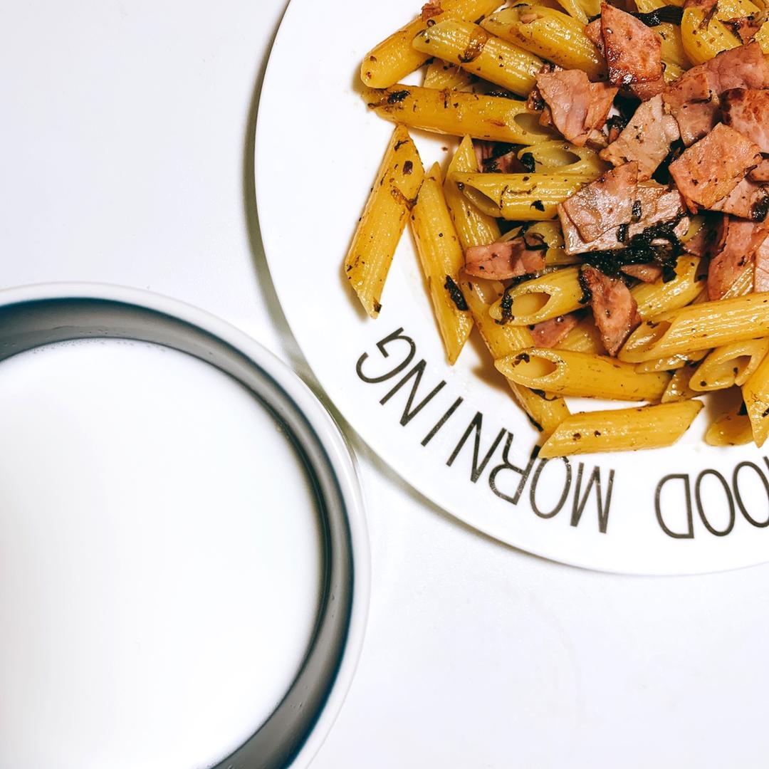 可能是最好吃系列--橄榄菜培根意面