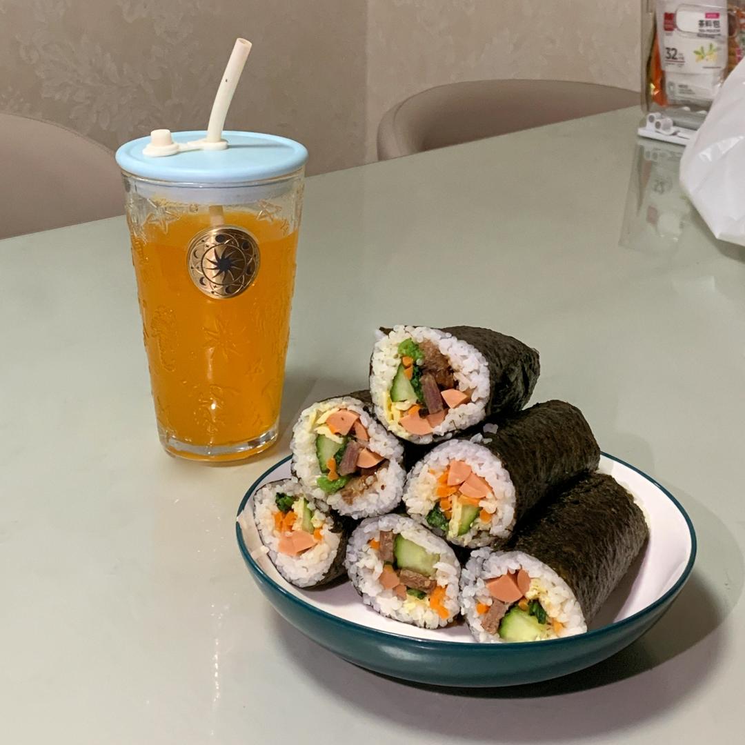 高颜值的紫菜包饭