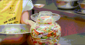 厨师长教你：四川“跳水泡菜”的家常做法，酸甜脆爽，开胃解腻的做法 步骤16