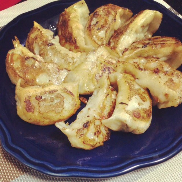 速冻水饺吃腻了吗~变锅贴吧(๑´ڡ`๑)
