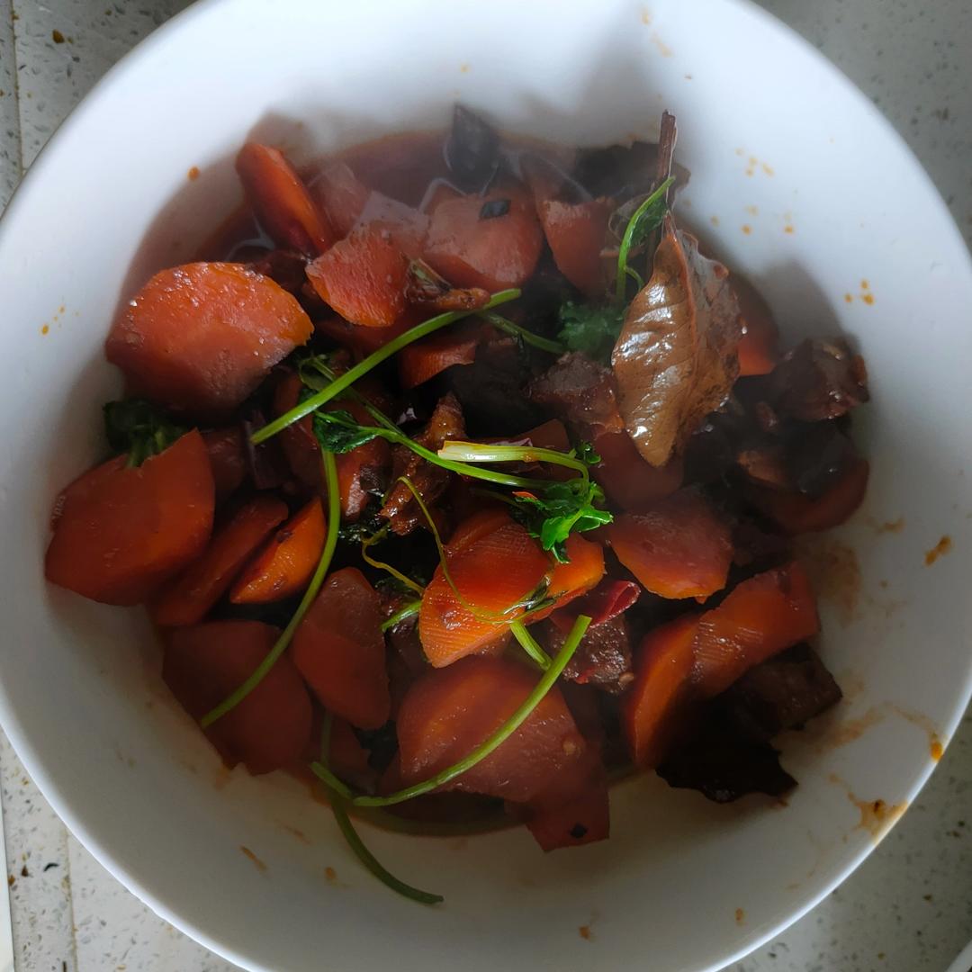 胡萝卜烧牛肉