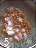 洋葱炒牛肉的做法 步骤5