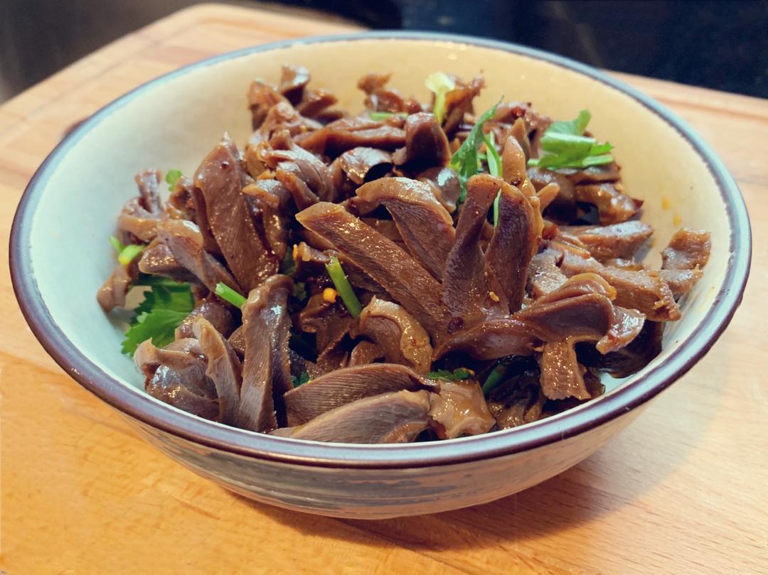 凉拌鸭胗