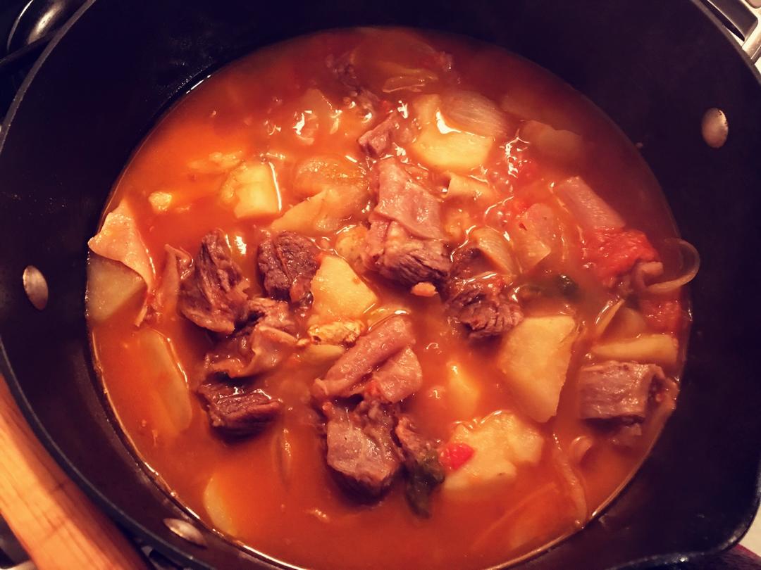 番茄土豆炖牛腩