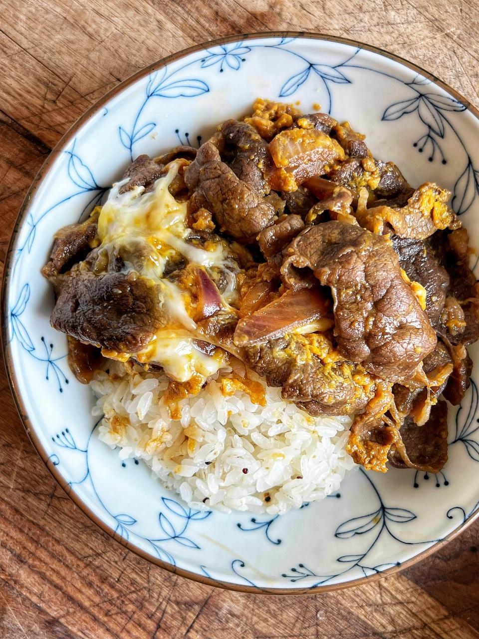 大飞飞的肥牛抱蛋饭