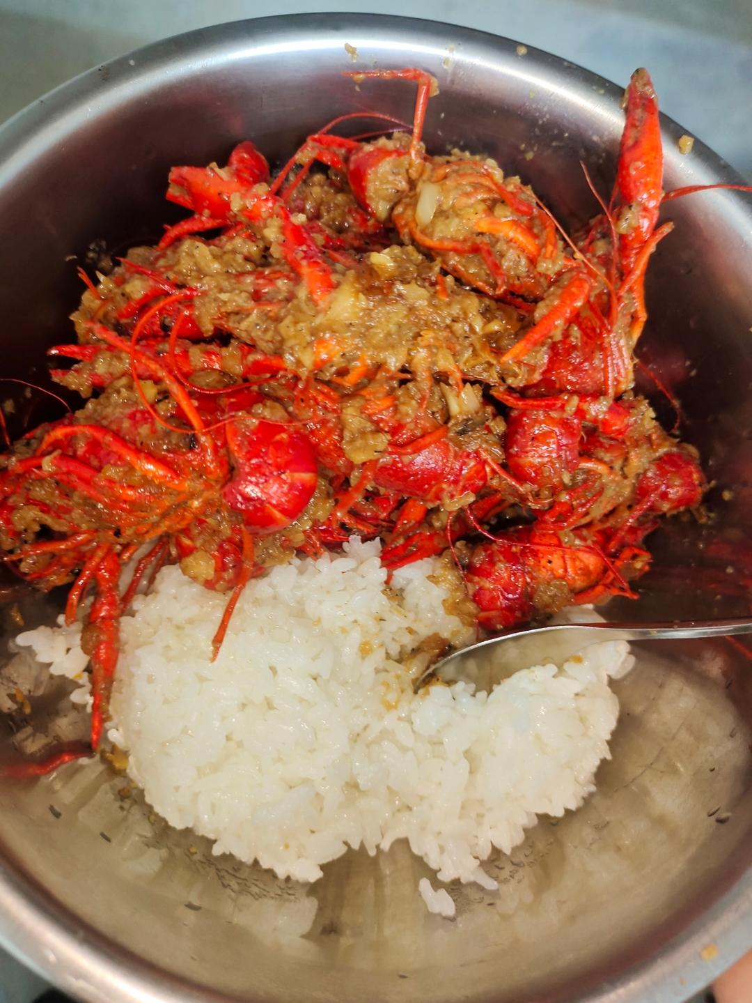 好吃到舔盘子的小龙虾（蒜蓉和香辣）