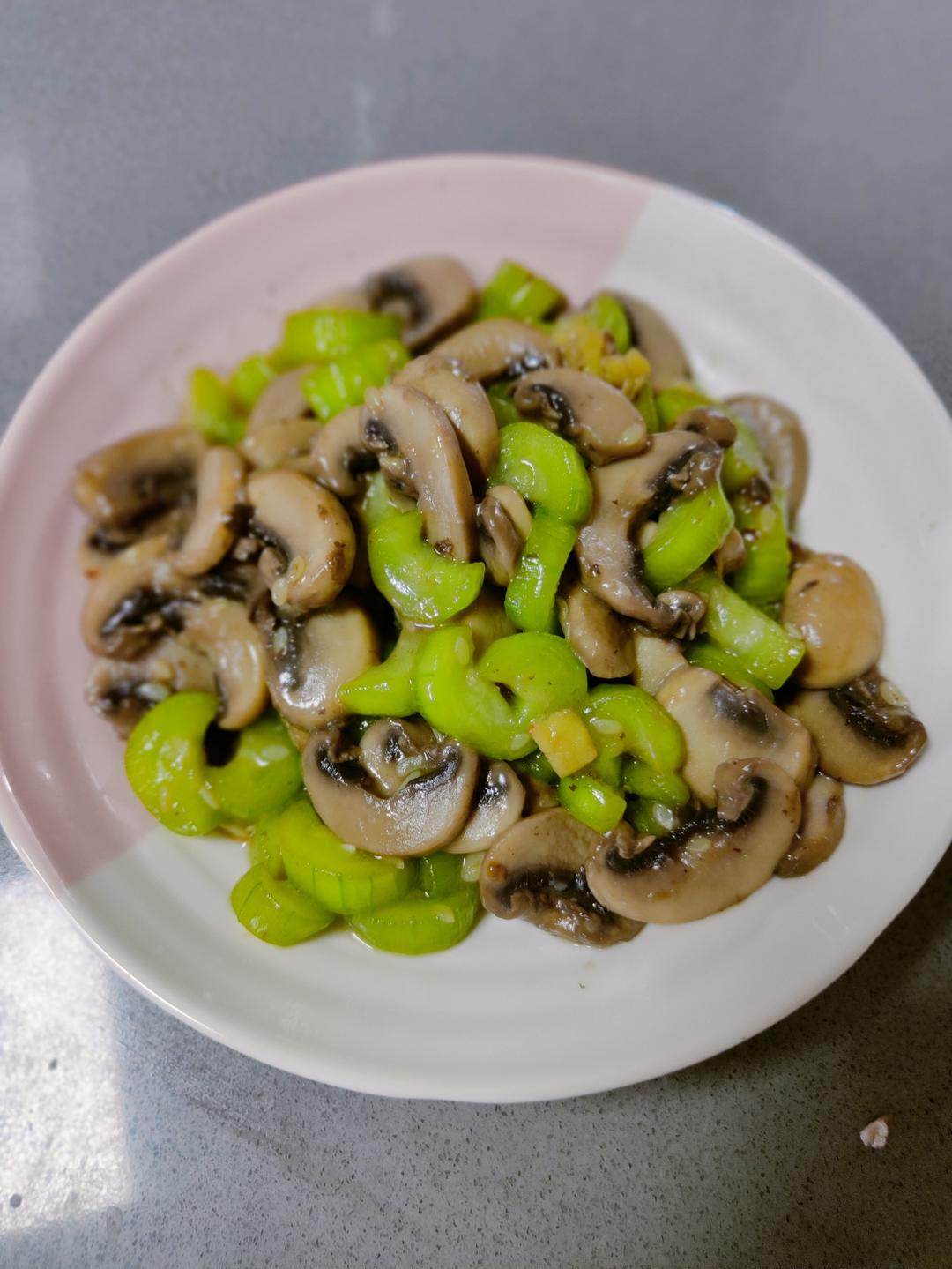 夏季十道素~副菜（一）~白蘑烩丝瓜