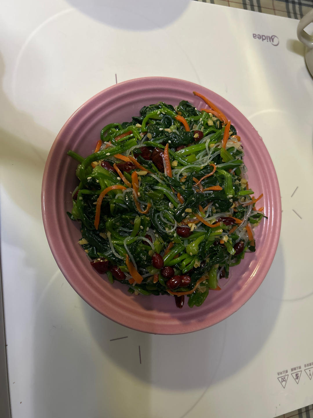 开胃爽口又营养的菠菜拌粉丝