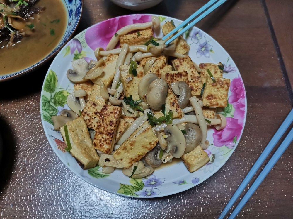 炖豆腐口蘑