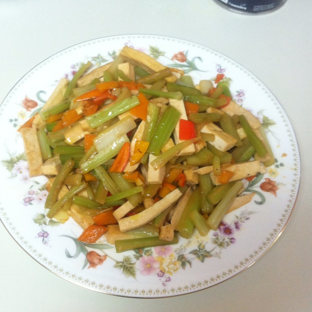 芹菜炒香干