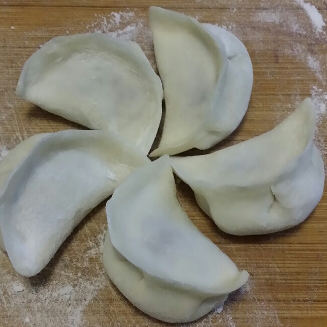 松茸饺子的做法