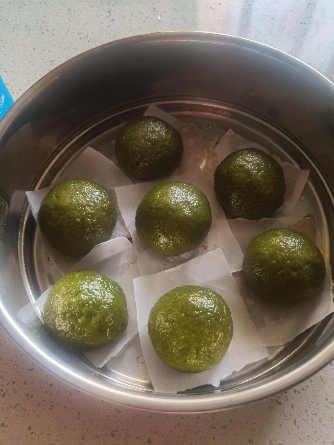 清明必吃的艾草青团