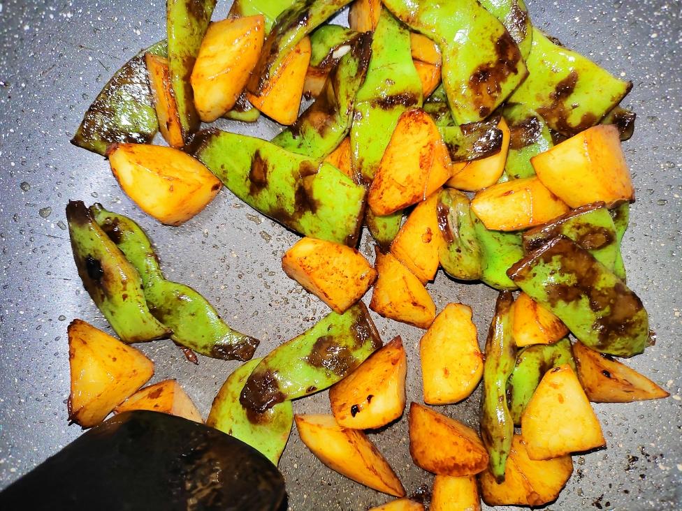 土豆炖油豆角