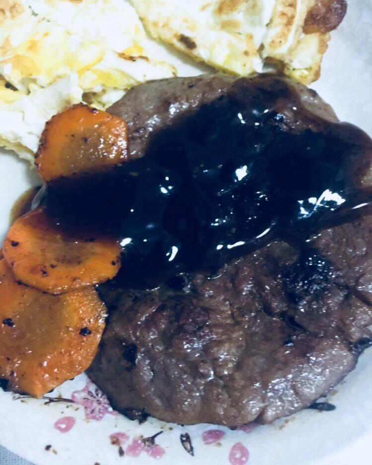 黑胡椒牛排（菲力牛排）—附黑胡椒汁的做法