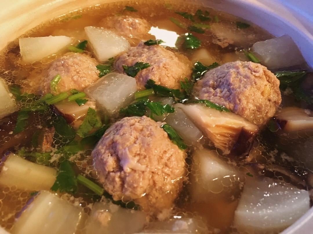 牛肉丸子萝卜汤