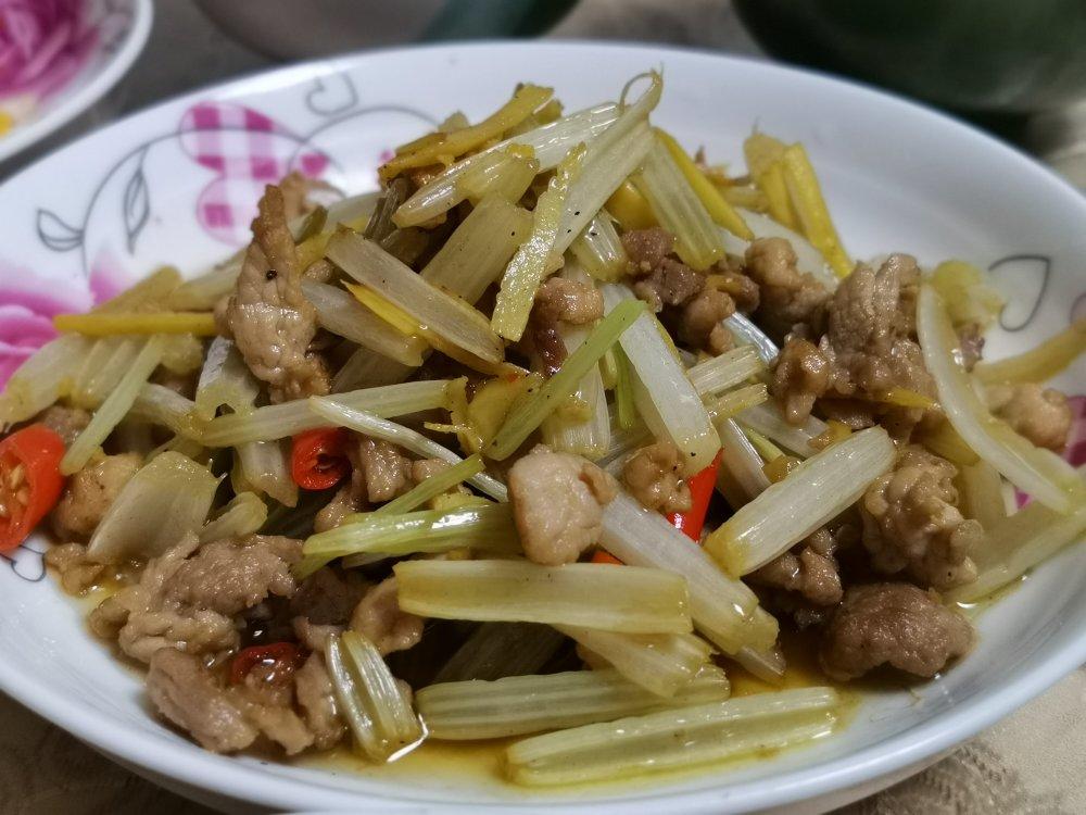 芹菜炒肉