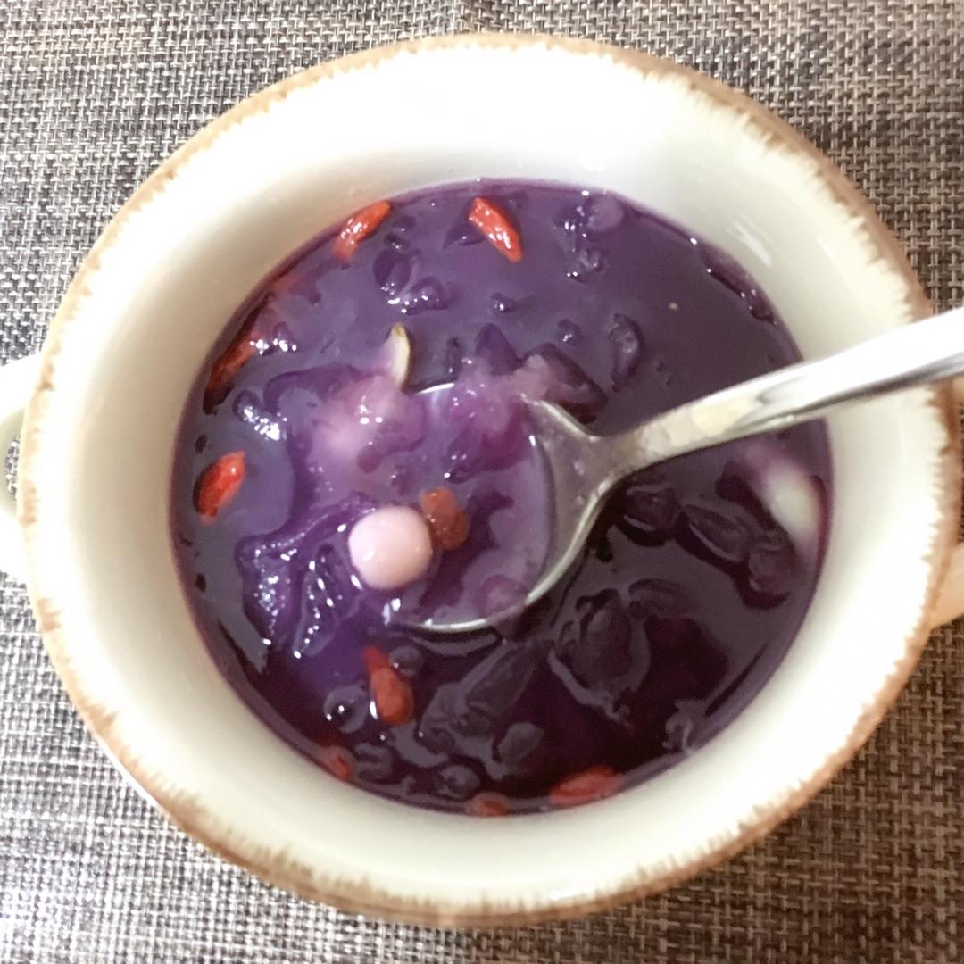 紫薯银耳百合莲子羹