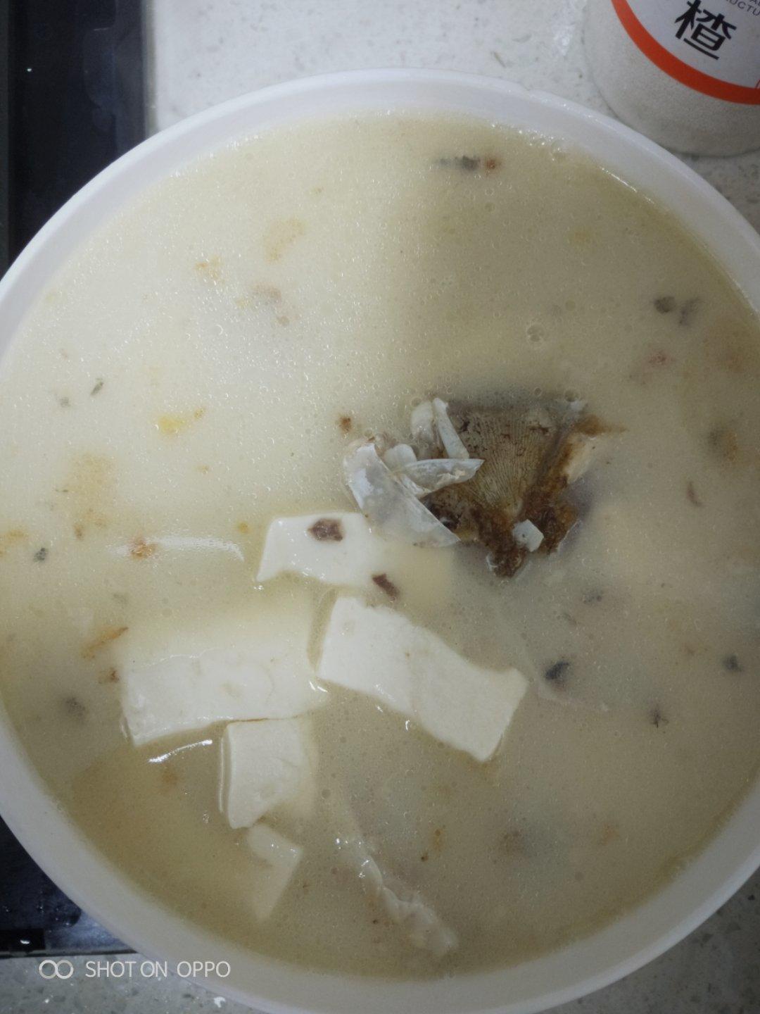 鲫鱼豆腐汤