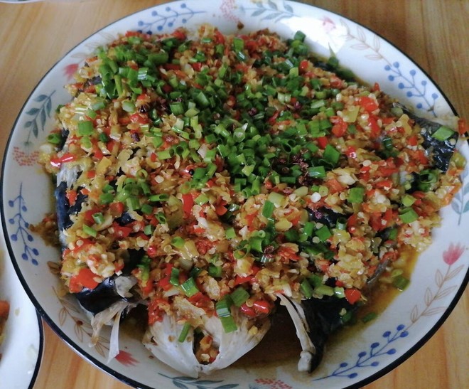 剁椒鱼头做法(成品剁椒酱 剁椒鱼头做法) 剁椒鱼头做法(成品剁椒酱 剁椒鱼头做法)