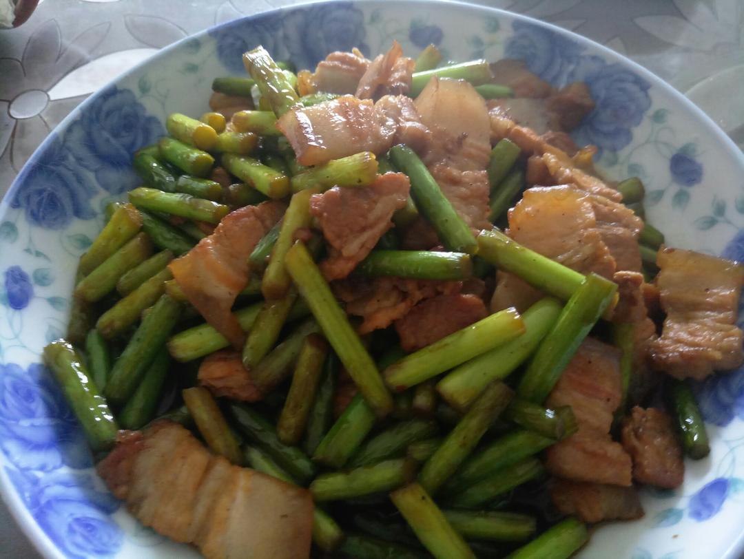 蒜苗炒肉