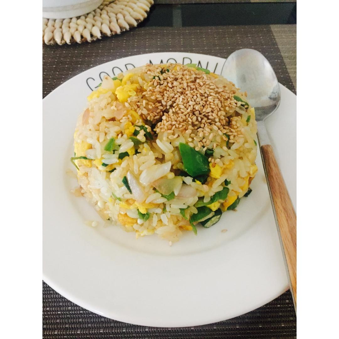 粒粒炒饭（米饭不粘粒粒分明的方法）