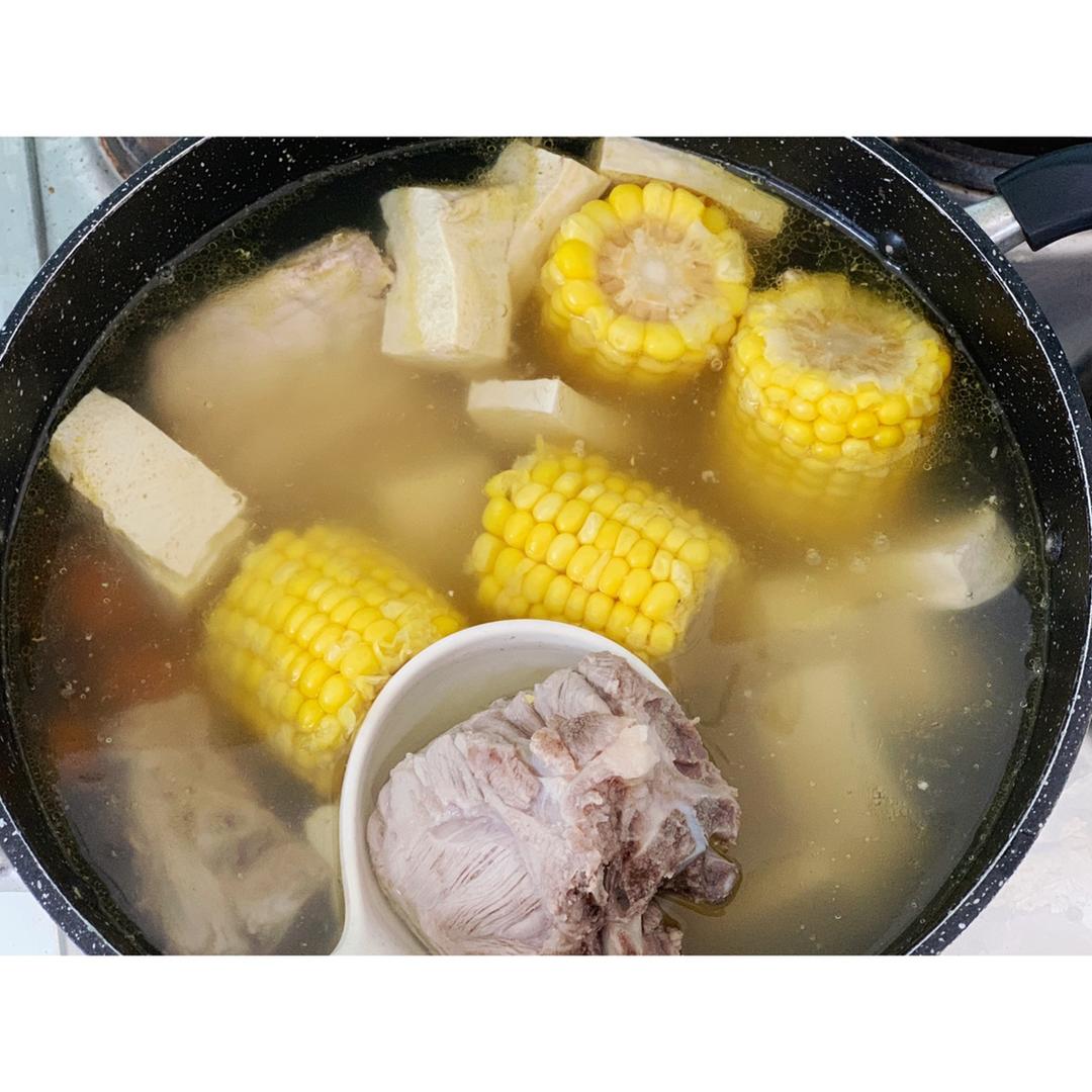 玉米排骨汤