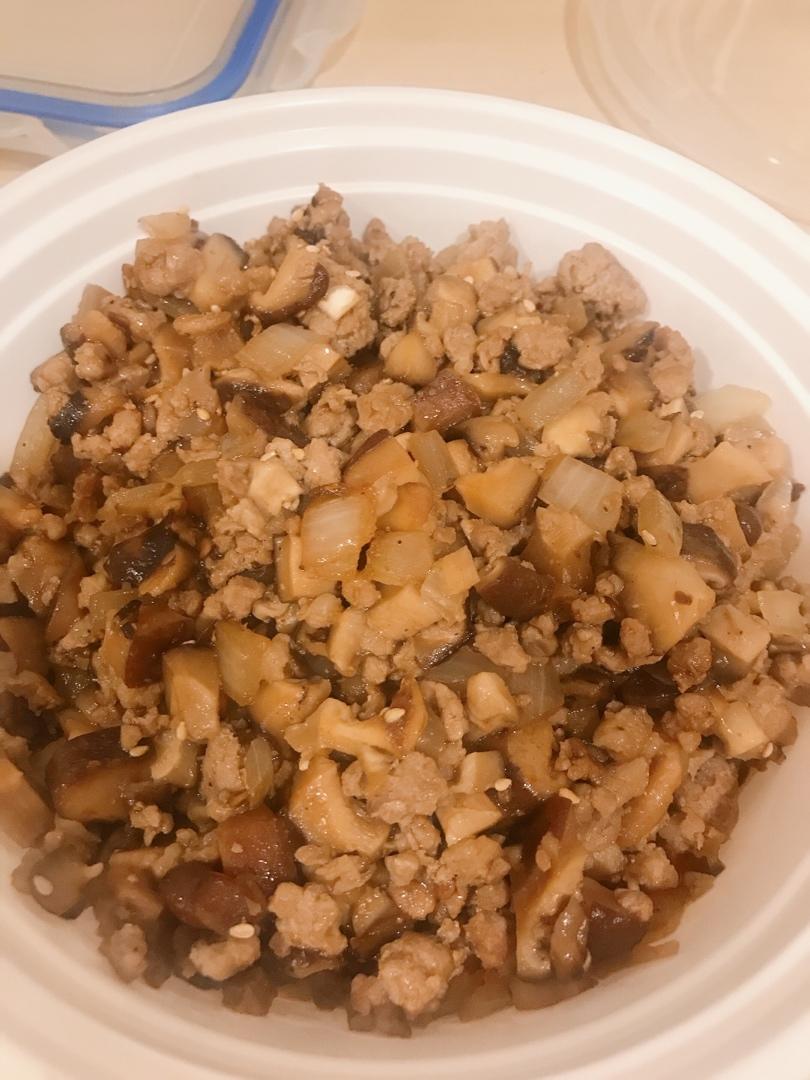 万能香菇肉酱下饭酱，香菇肉酱面，香菇肉酱盖饭