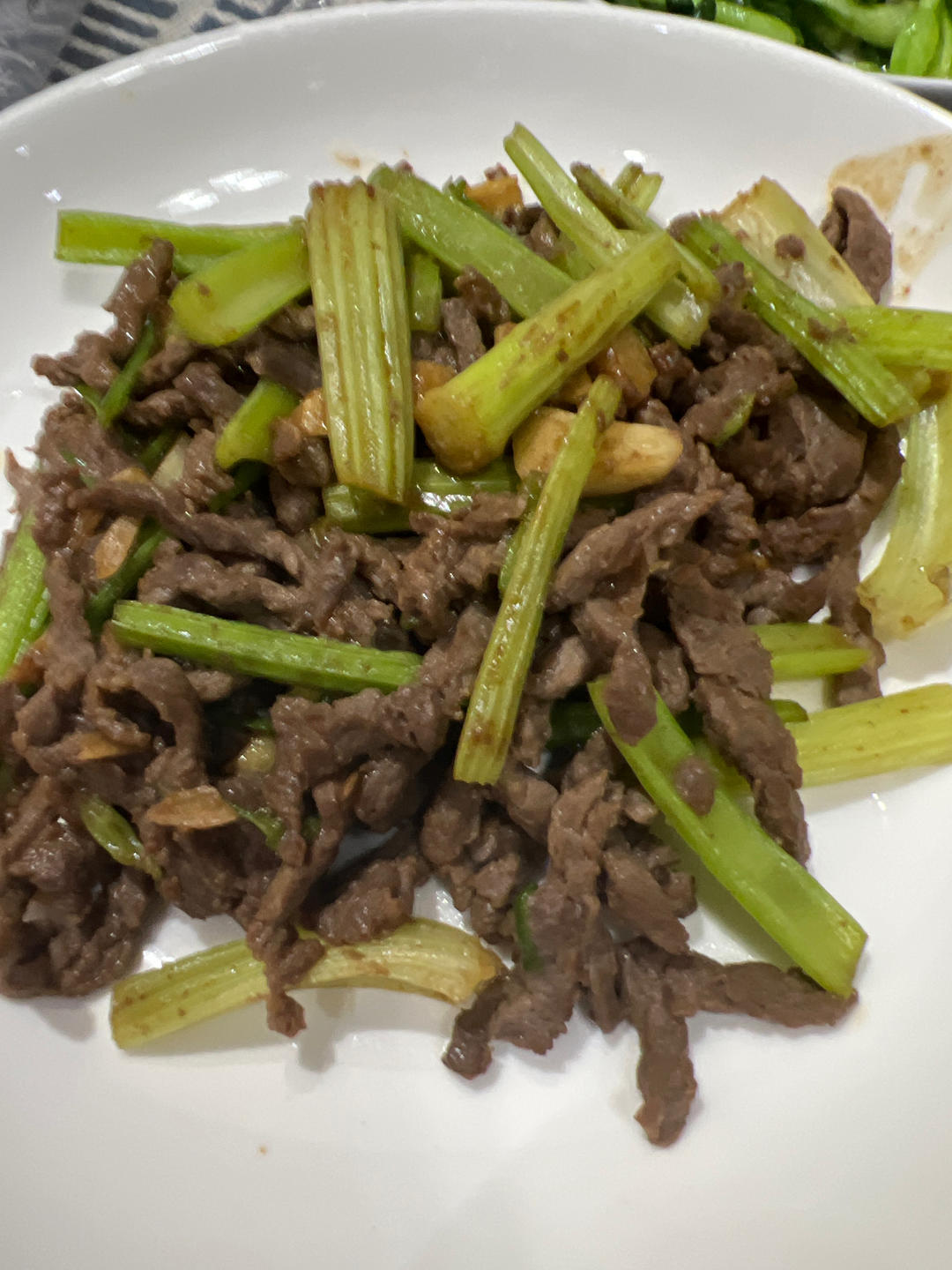 芹菜炒牛肉