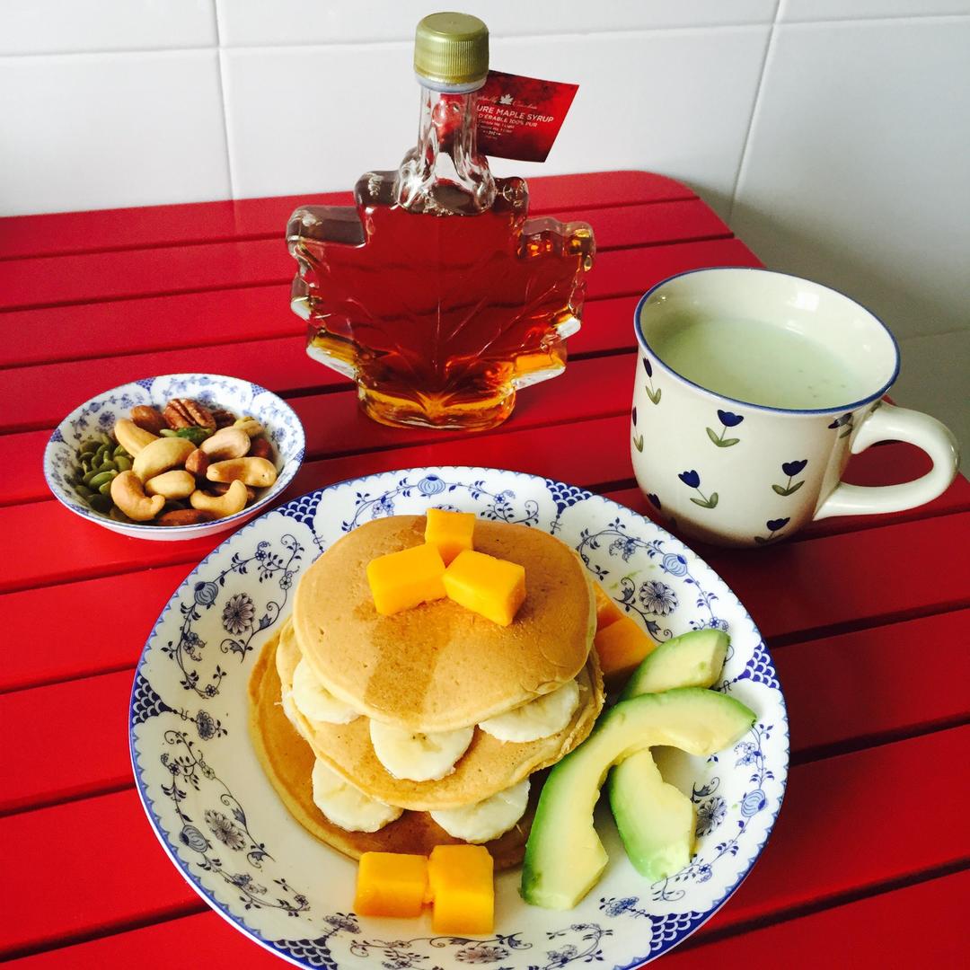 牛油果香蕉松饼