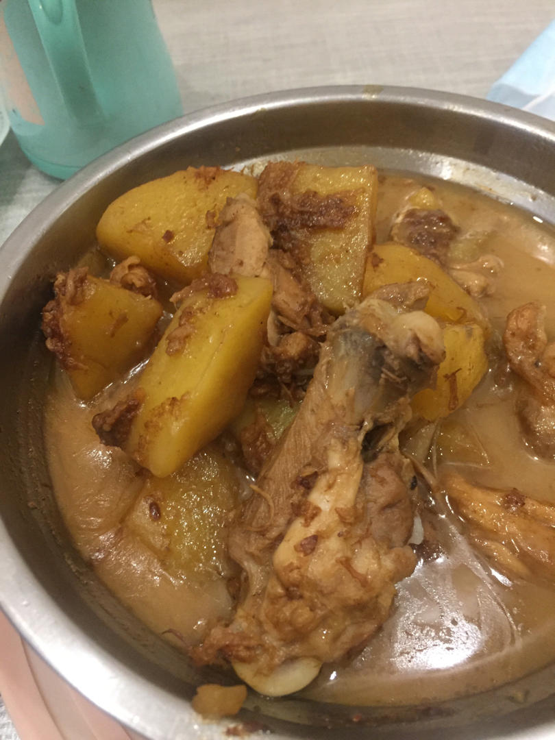 土豆胡萝卜炖鸡块