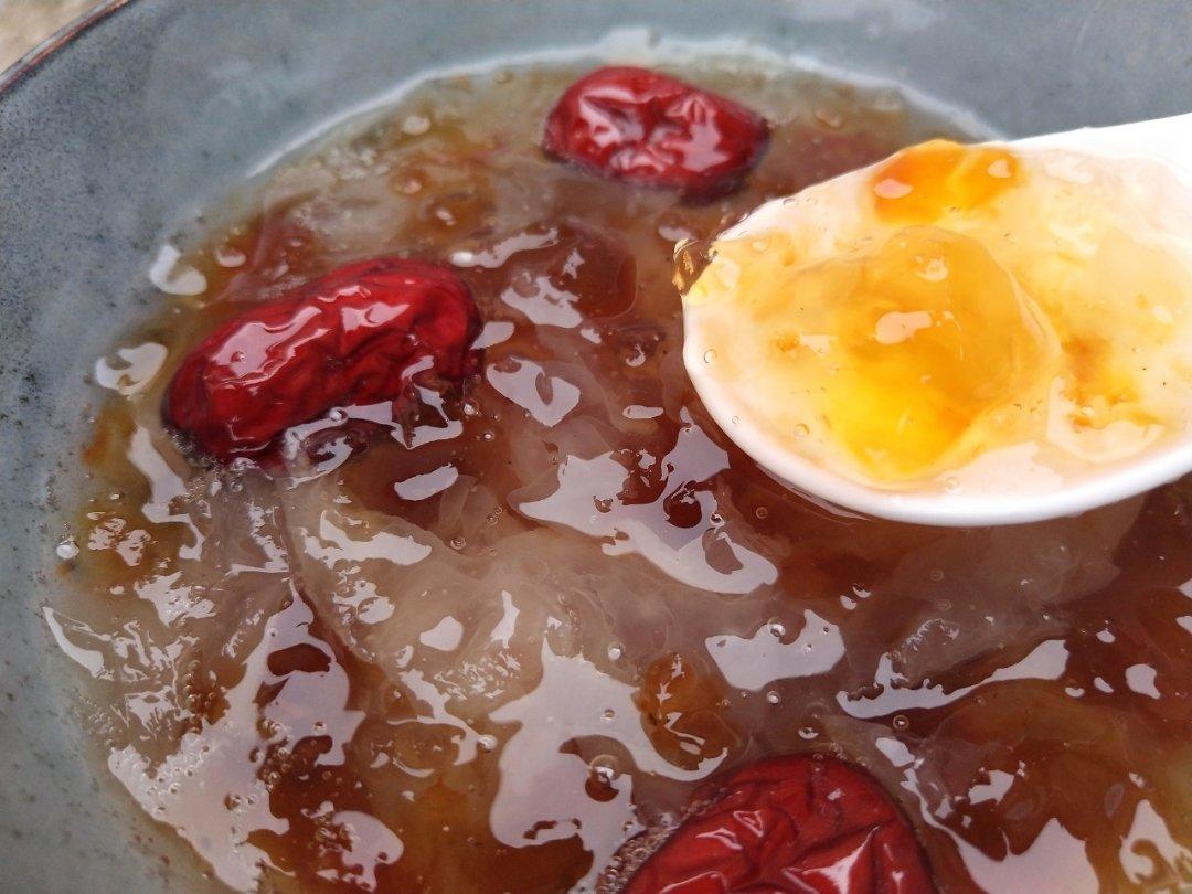 桃胶银耳红枣羹