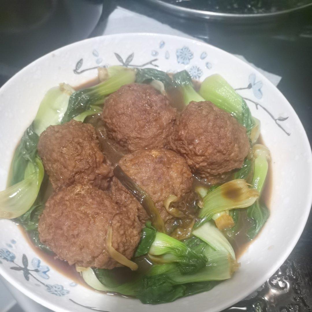 简单的红烧狮子头～拌饭太香了