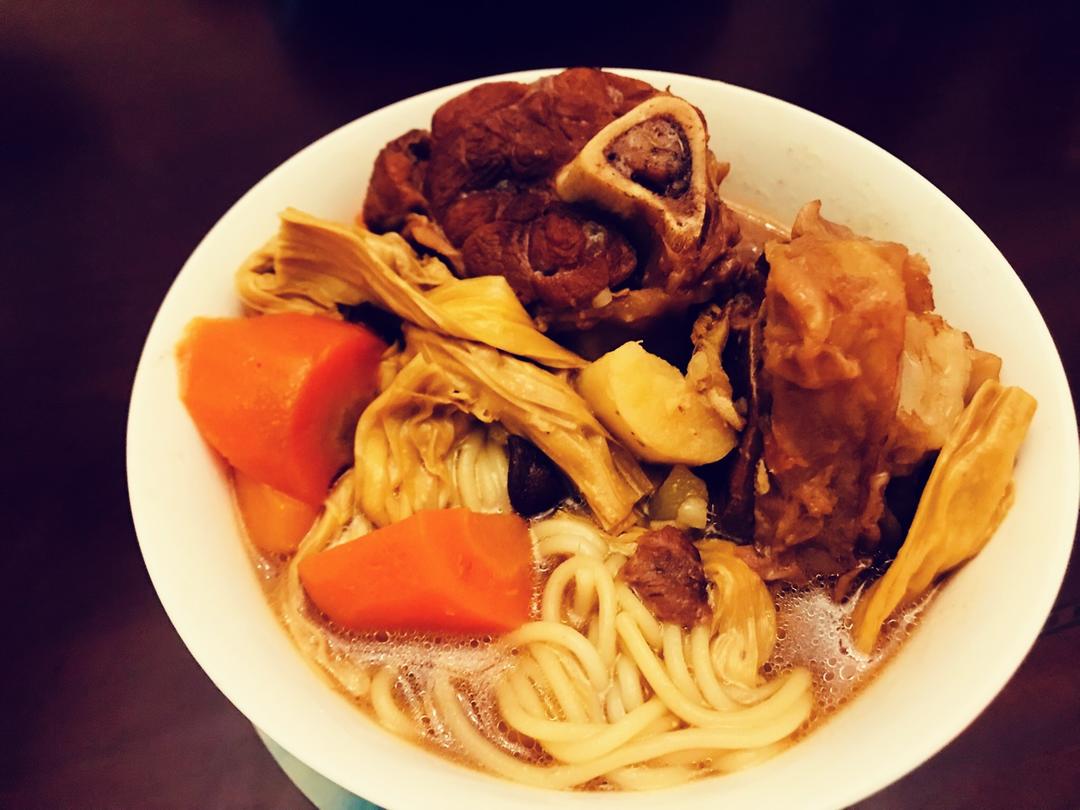 红焖羊肉炖胡萝卜