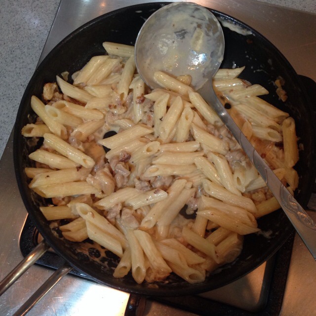 奶油鸡肉时蔬配扁意粉